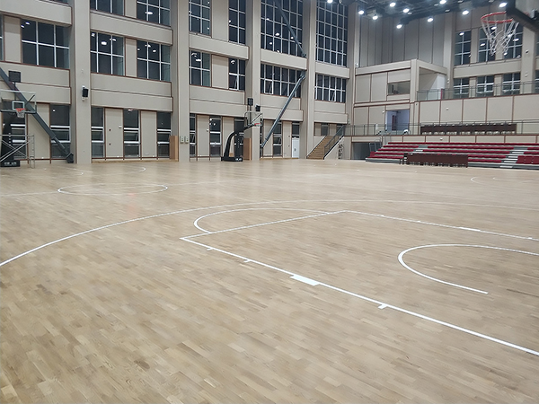 木地板籃球場是用什么材質(zhì)的地板裝成？你了解多少呢？