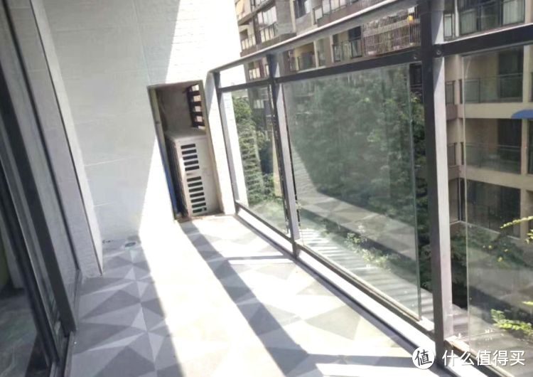 119㎡現(xiàn)代簡約三居室，20萬全包給熟人裝修，還沒開始入住先曬曬