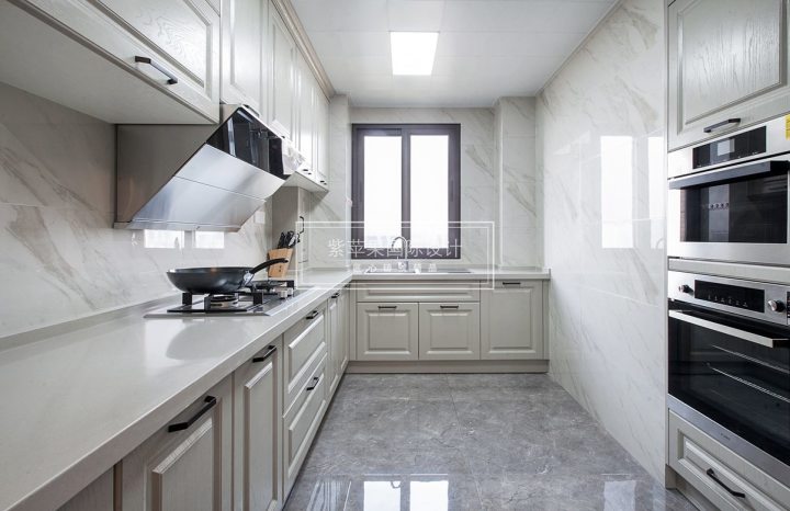 廚房隱藏門(mén)裝修圖片_廚房門(mén)裝修效果圖_紅磚裝修廚房櫥柜效果圖片大全