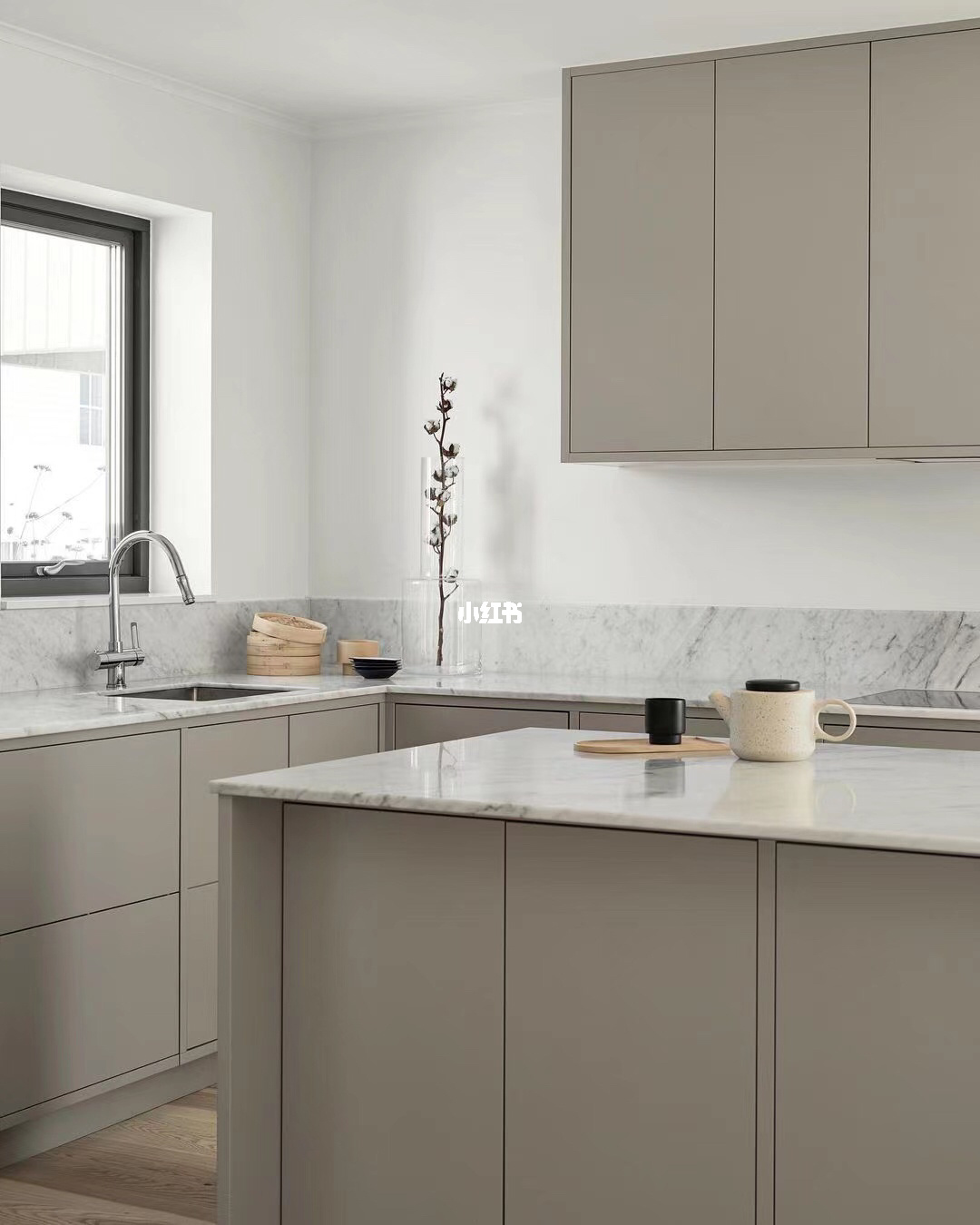 廚房門(mén)裝修效果圖_廚房隱藏門(mén)裝修圖片_紅磚裝修廚房櫥柜效果圖片大全