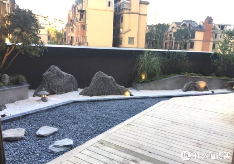 ?買低樓層82㎡新房，花25萬裝修，主要就為了這100㎡豪華大露臺