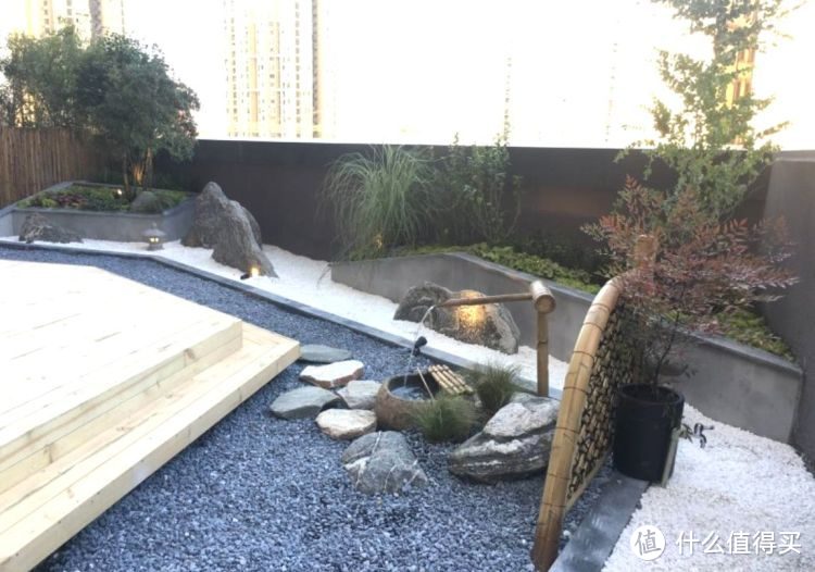 ?買低樓層82㎡新房，花25萬裝修，主要就為了這100㎡豪華大露臺