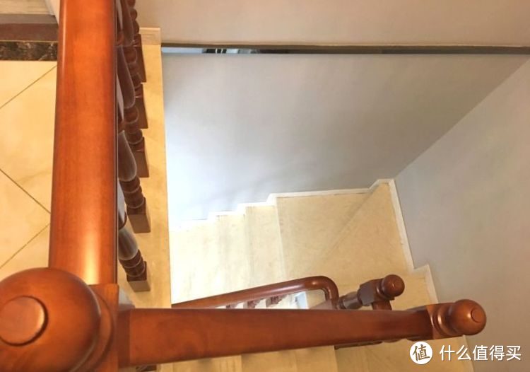 買不起別墅可以看看躍層，128㎡三室兩廳大躍層，堪稱空中別墅