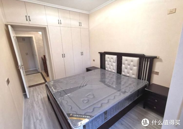 買不起別墅可以看看躍層，128㎡三室兩廳大躍層，堪稱空中別墅