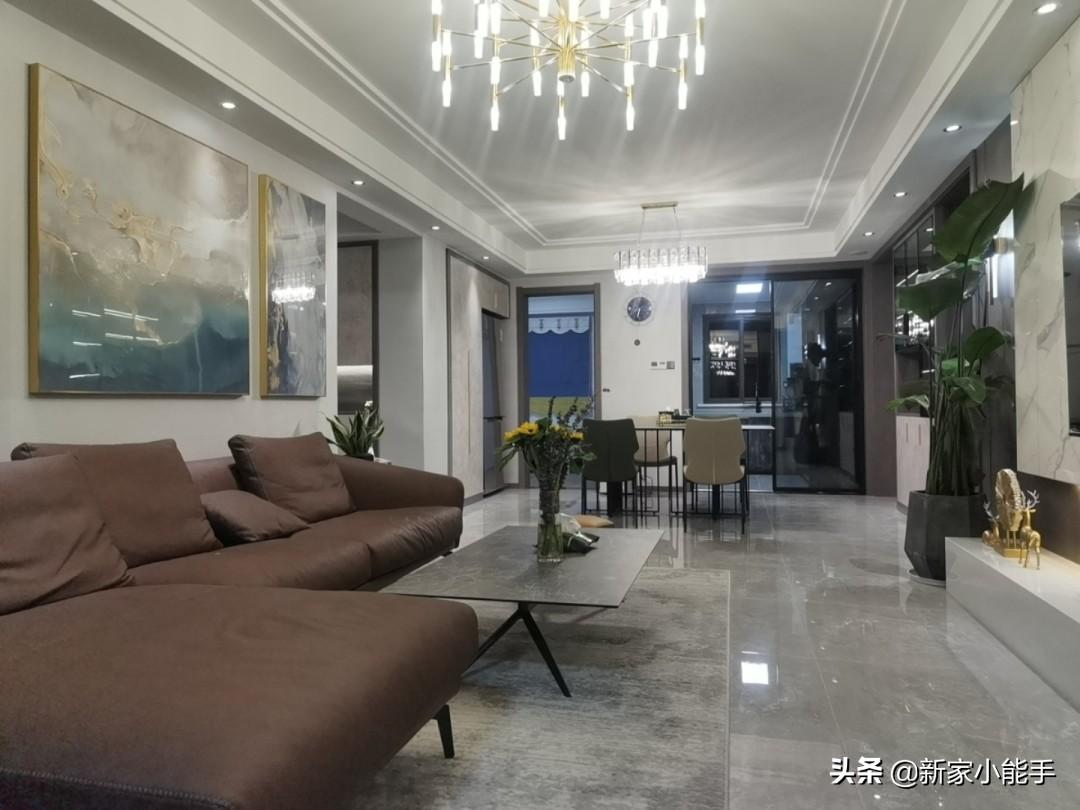 133平新房，裝修花了42萬，全屋輕奢又大氣，一家人幸福入住