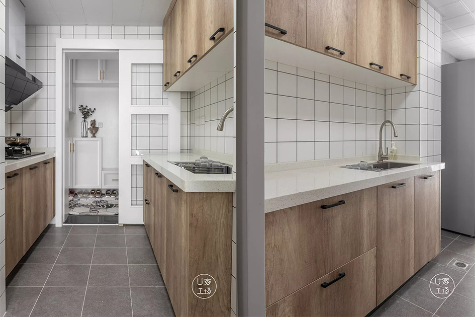 蘭州實(shí)木櫥柜定制|衣帽間帶梳妝臺(tái)設(shè)計(jì)2022已更新(今日/資訊)