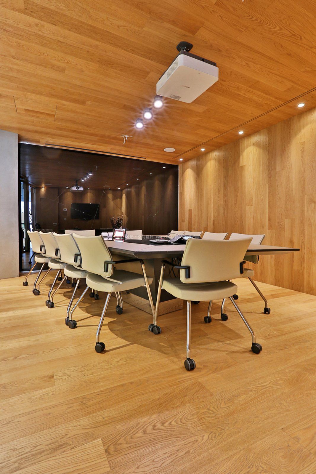 130平米裝修效果圖 最精美的現(xiàn)代簡約裝修效果_會(huì)議室裝修效果圖_3室2廳1衛(wèi)戶型圖裝修