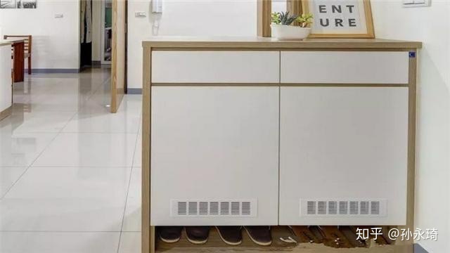 裝修師傅給玄關(guān)做了8處設(shè)計(jì)，朋友驚呼：怎么想到的，太實(shí)用了！