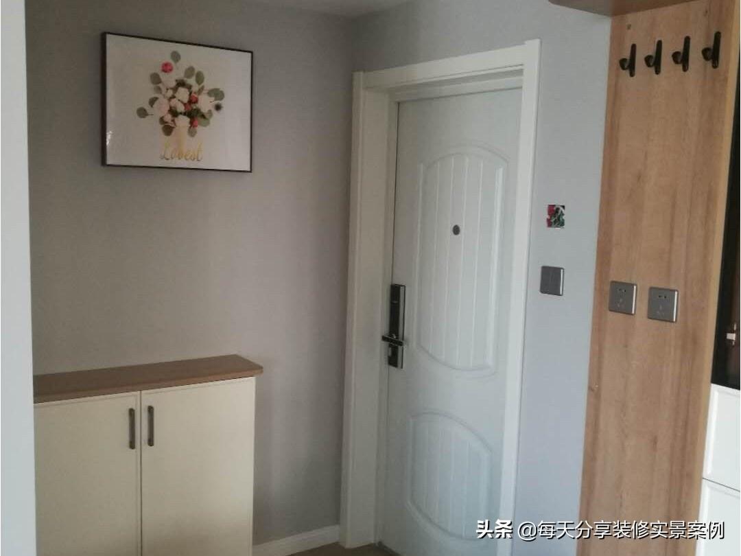 越來越多人不做吊頂，看她家裝修，全屋定制的柜子真漂亮，曬曬