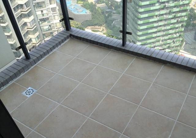 裝修陽(yáng)臺(tái)時(shí)，陽(yáng)臺(tái)瓷磚選擇、鋪貼方法、裝修效果圖一覽