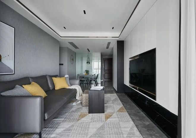 100平米的現(xiàn)代簡約風新房，裝修效果大氣又時尚，入戶就被吸引了