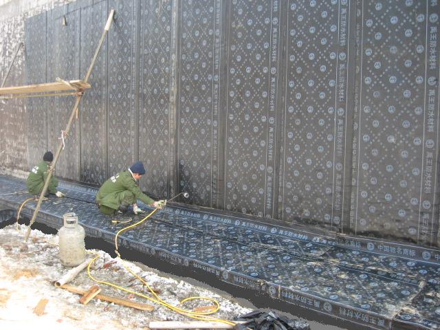 地下拷問室電影在線_地下室裝修_地下拷問室1994。 下載