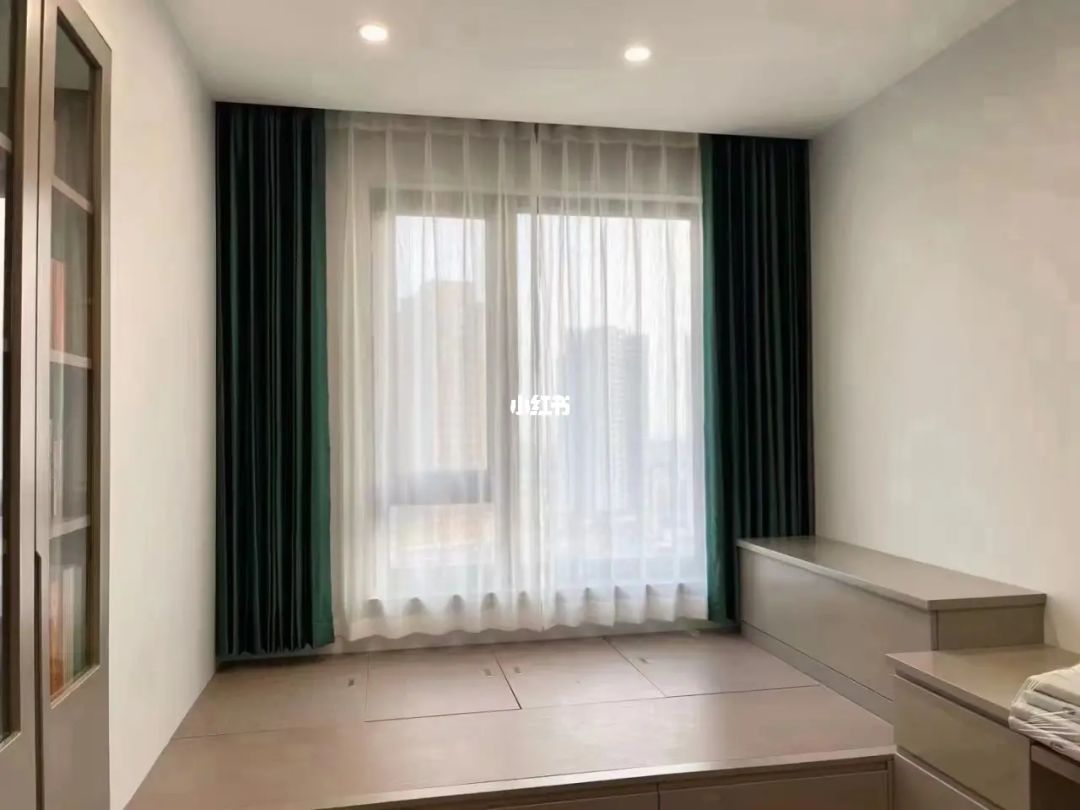 意式 簡約風格裝修_2015現(xiàn)代簡約風格客廳裝修效果圖_簡約的裝修風格