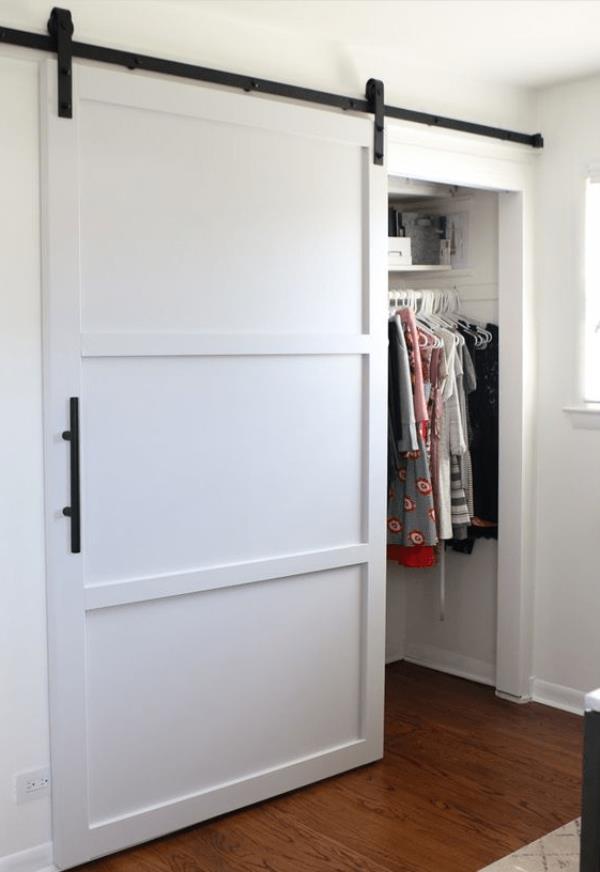 三亞裝修公司：小戶型房子裝修，臥室墻上挖三個壁櫥！