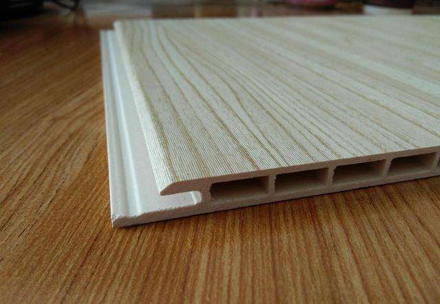 我家有三歲孩子，新房裝修不刷漆，用集成墻板沒有異味，更環(huán)保