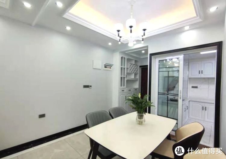 擠破頭買了這套100㎡小三房，送超大平臺花園，比房子大了一倍