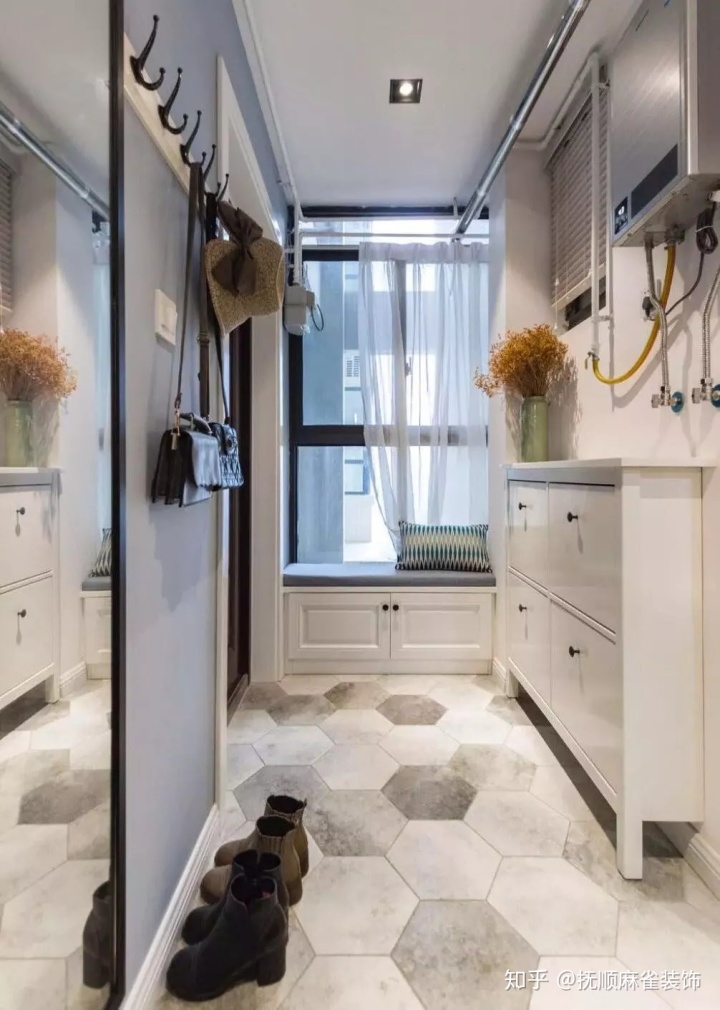 裝修效果圖：進(jìn)門就是客廳？玄關(guān)這樣設(shè)計就對了！