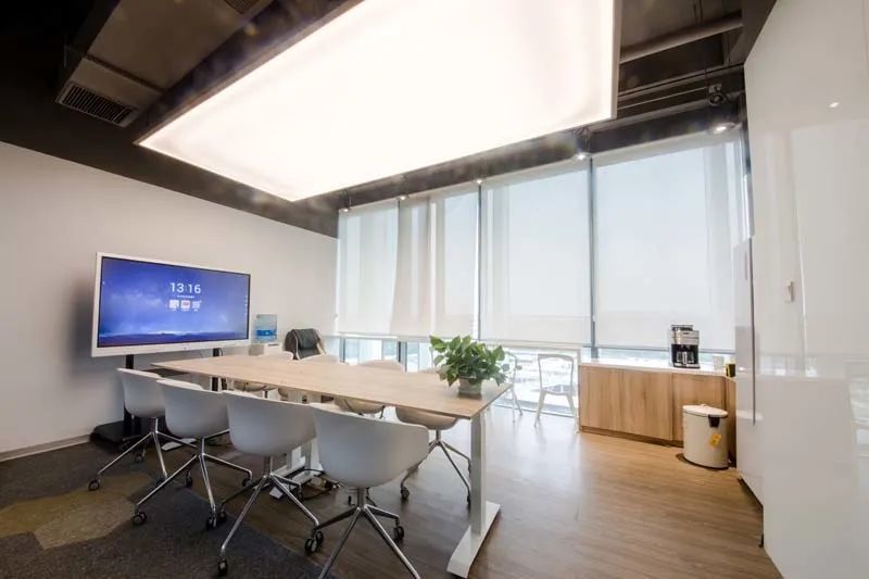 辦公場所裝修專業(yè)寫字樓裝修_氪空間聯(lián)合辦公招聘_辦公空間裝修設(shè)計