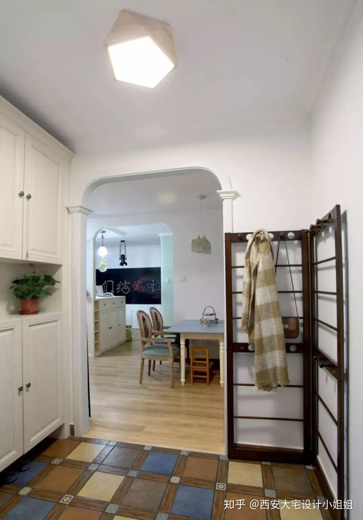 電梯入戶門(mén)廳裝修效果_門(mén)廳鞋柜玄關(guān)裝修效果圖大全_門(mén)廳玄關(guān)裝修效果圖