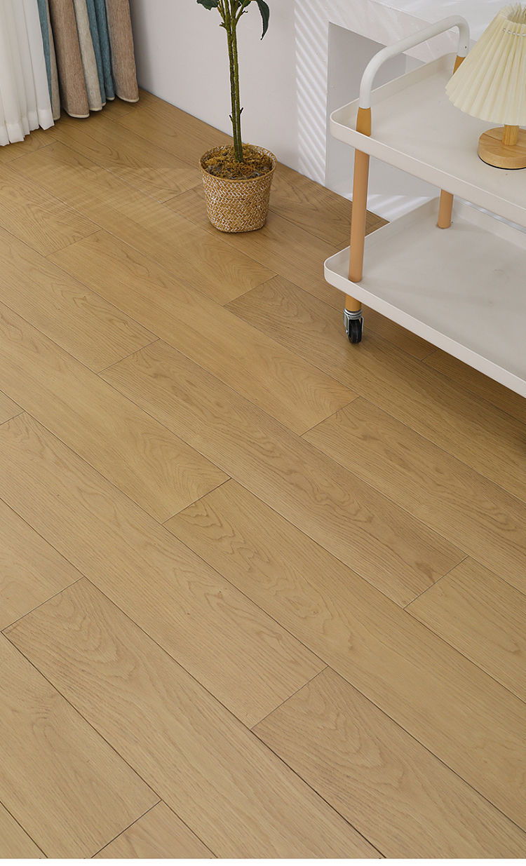 木地板 VS 瓷磚地板：沒有絕對的 “更好”，只有更適合的 “生活”